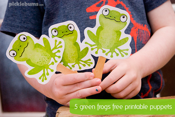 Five green frogs - free printable puppets 