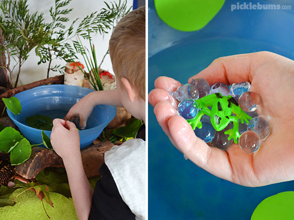 Frog pond small world - an easy imaginative play set up plus bonus extension ideas
