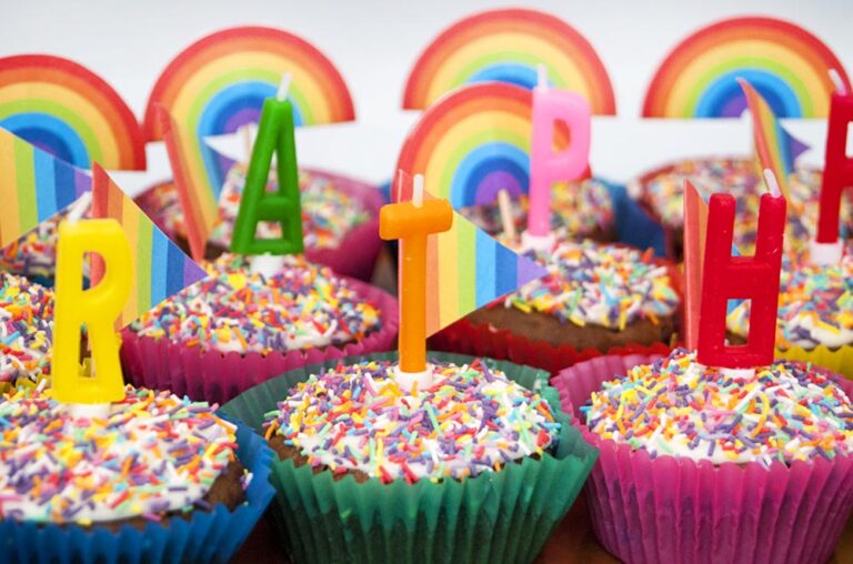 rainbow toppers on cupcakes