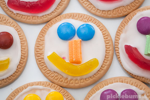 Face cookies - a quick and easy, no bake, treat the kids can make.