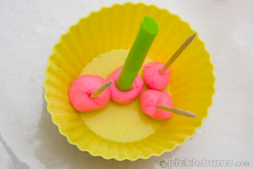 play dough with straws and toothpicks