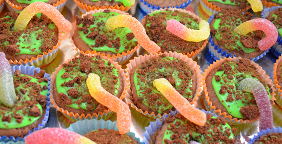 worm cupcakes