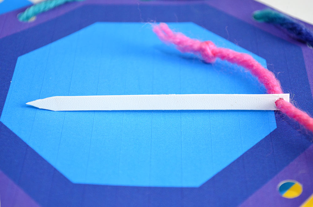 DIY plastic needle for lacing cards