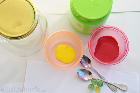 Shaker Painting - an easy, low mess, art activity