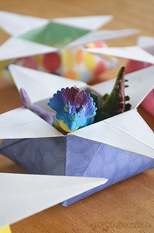 How to make origami star boxes and free printable paper so you can make some! 
