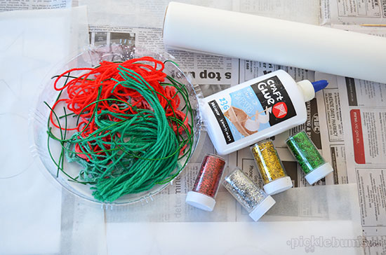 Make some gluey Christmas decoration - messy, but easy homemade decorations! 