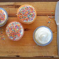 Simple Vanilla Cupcakes.