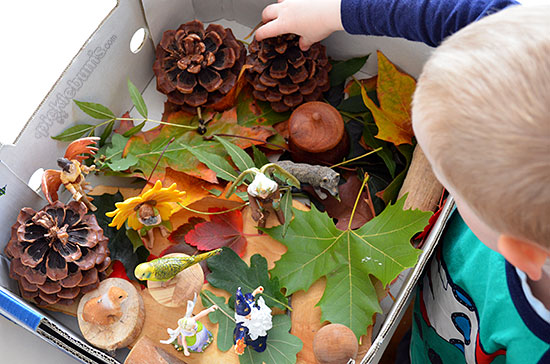 Simple Play Ideas - Autumn Imaginative Play in a Box!