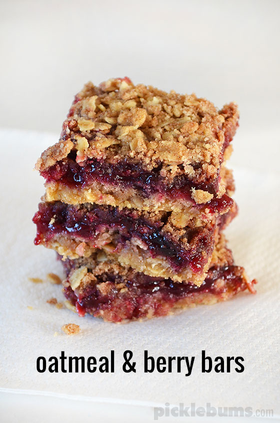 Oatmeal and Berry Bars - easy to make sweet slice 