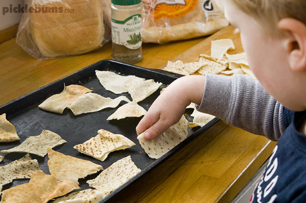 Pita Chips - an easy tasty snack that the kid can cook! 