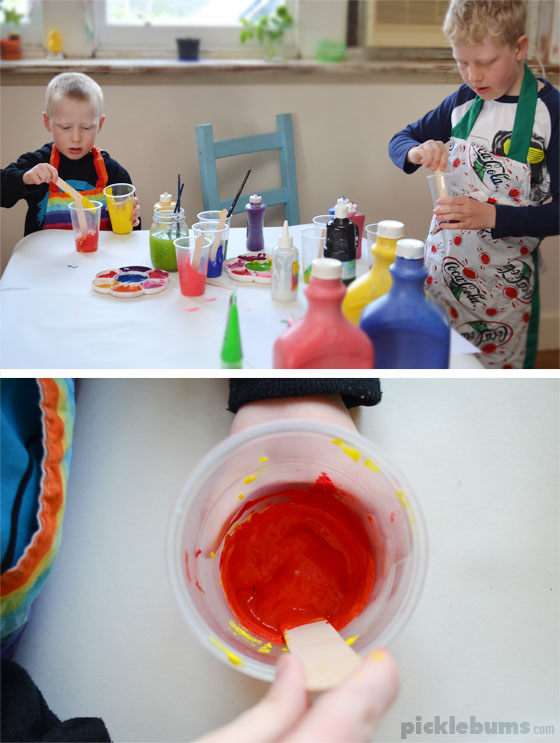 Colour Mixing - what kids learn from this simple process art activity